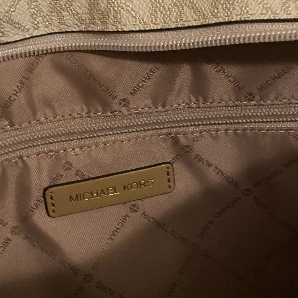 NWT MICHAEL KORS Leida Large Metallic Signature Logo Tote Bag